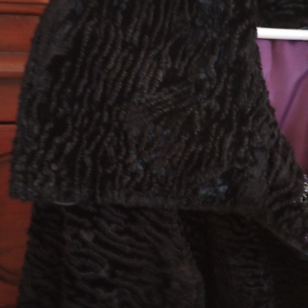 ♡🗝️ Crushed Velvet Jacket - Picture 8 of 16